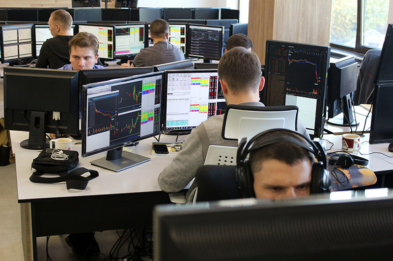 Проп трейдинг в Dolphin Traders